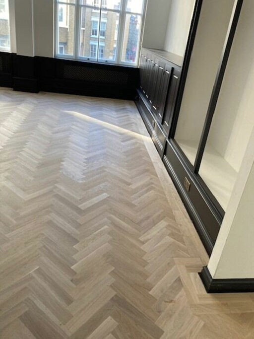 Tradition Classics Engineered Oak Parquet Flooring, Unfinished, Rustic, 70x11x350mm Image 2