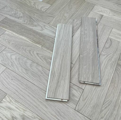 Tradition Engineered Oak Parquet Flooring, Herringbone, Invisible Oak, Brushed, Matt Lacquered, 90x10x450mm Image 2